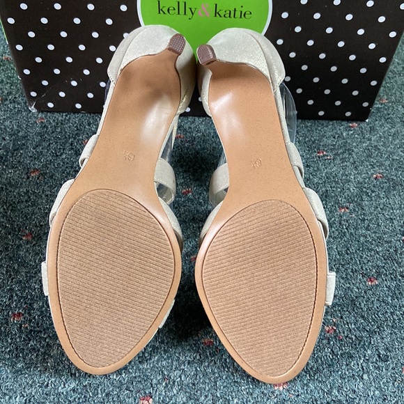 Brand New Heels - Picture 3 of 4